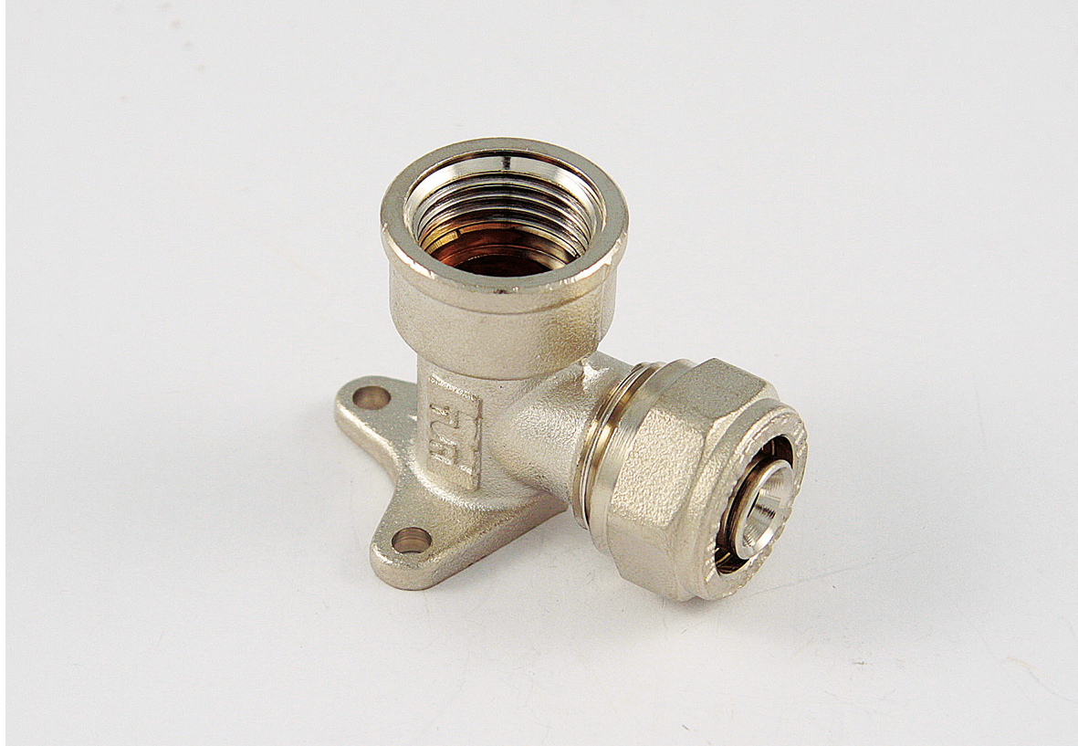 Klemm-Wandwinkel,  H=40 mm Ø 16 X 1/2"IG